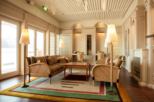 Discovery Lounge